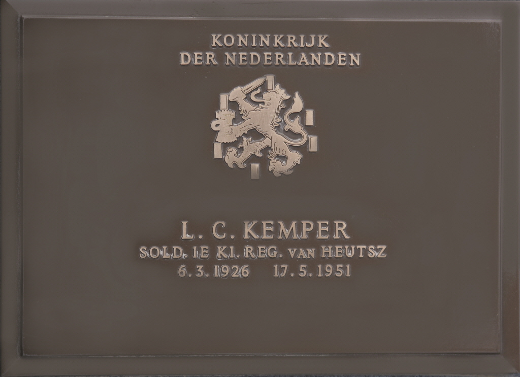KEMPER L C