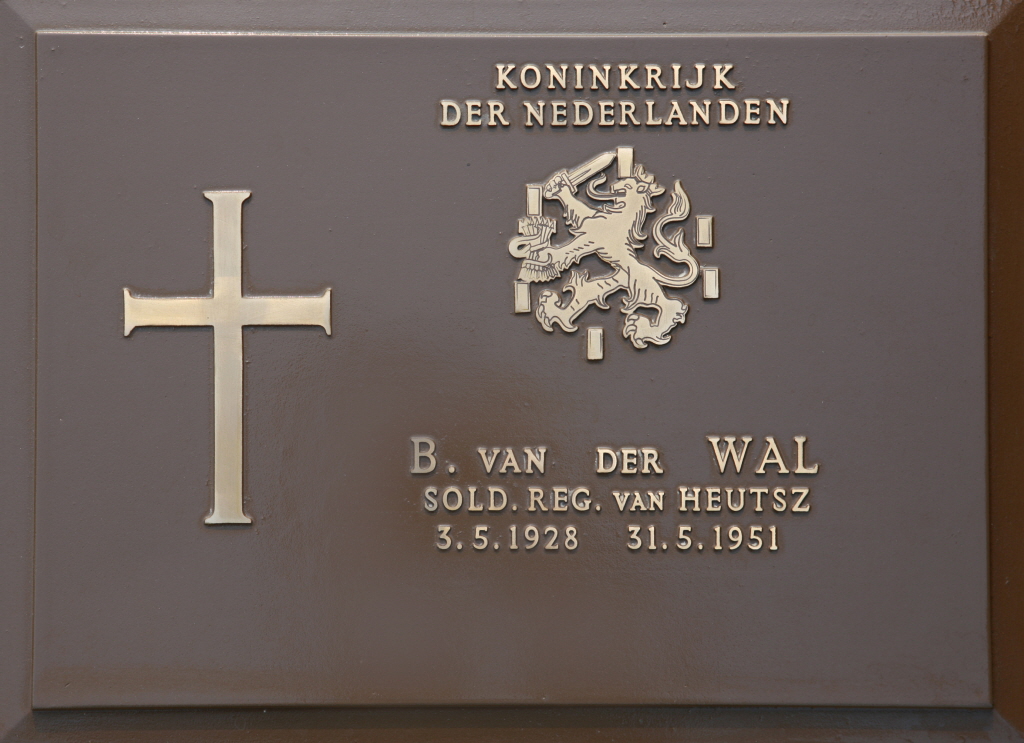 VAN DER WAL B 