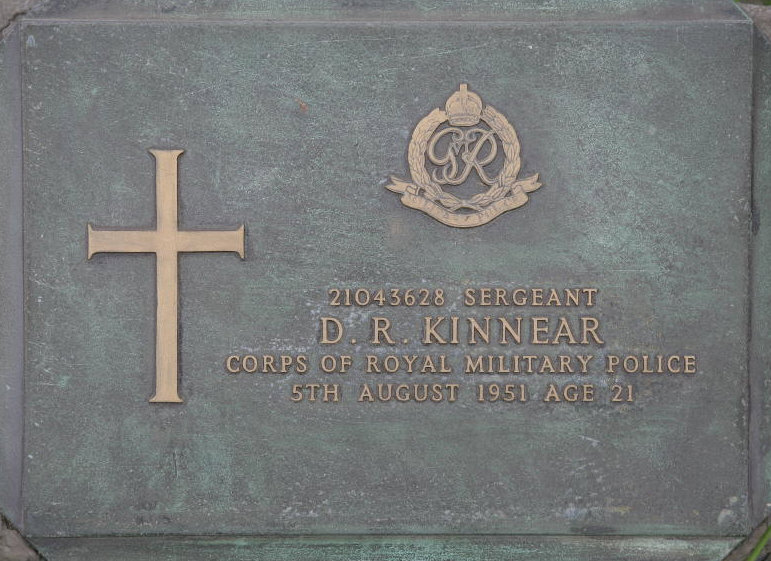 KINNEAR D R